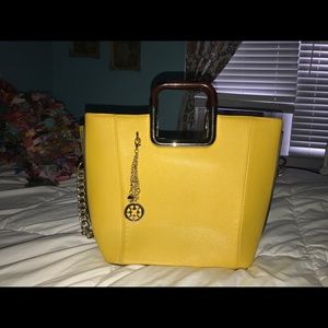 Mustard Yellow Boutique purse 👜